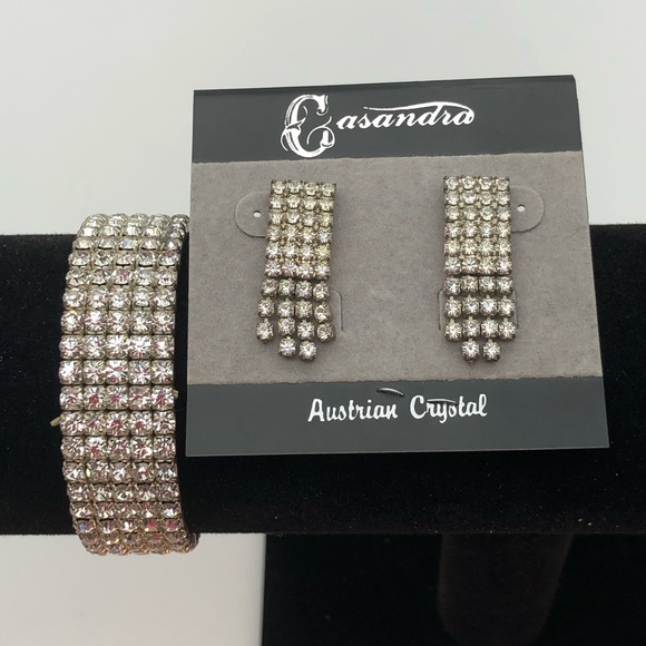 Lovely Crystal stretch bracelet. - Picture 5 of 5